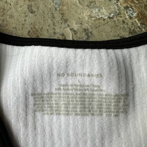 NO BOUNDARIES Seamless Retro Plunge Bralette White and Black Ribbed Size Large - Picture 4 of 5